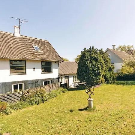 Дом отдыха Three-bedroom Holiday In *