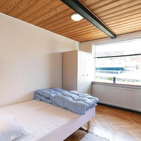 Дом отдыха Three-bedroom Holiday In